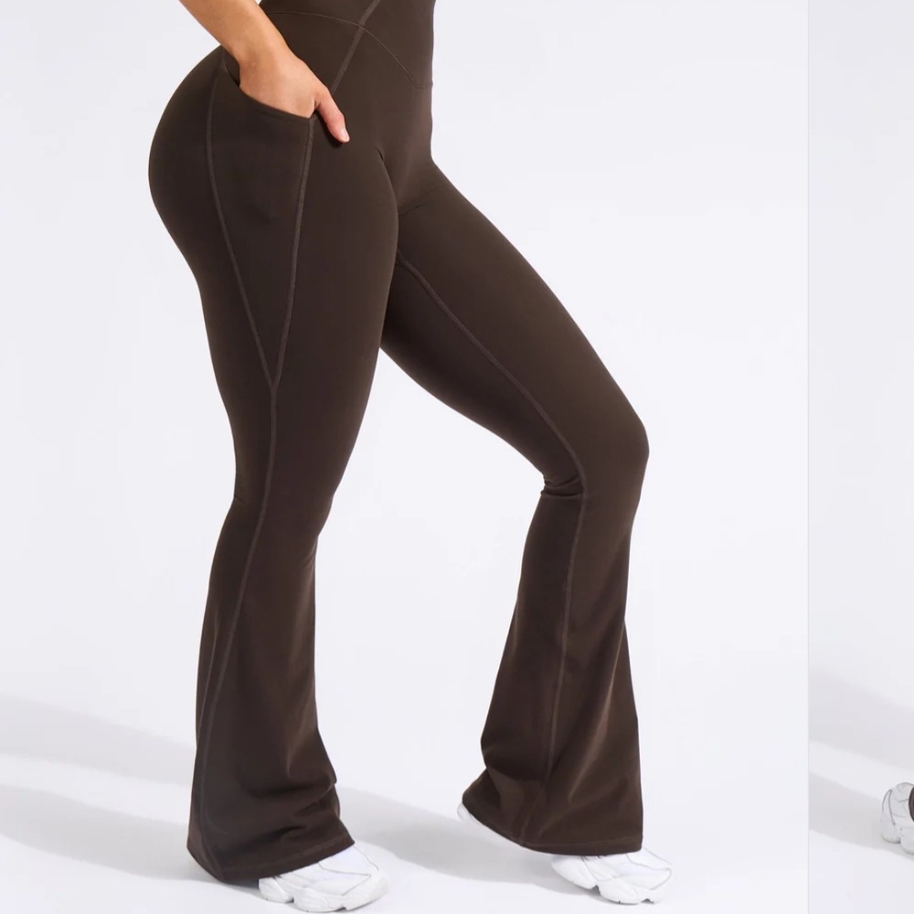 BuffBunny Contour Flare Pocket Legging 34in